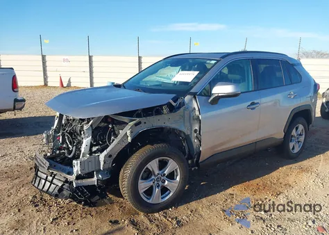 2020 Toyota Rav4 Xle z USA, uszkodzony, nr VIN 2T3W1RFV4LC058841